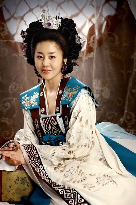 Ko Hyun Jung as Lady Mi Shil