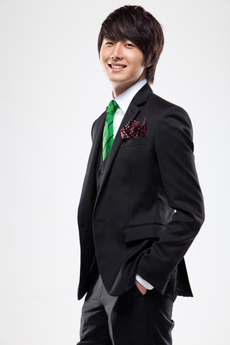 Jung Il Woo as Lee Tae Yoon