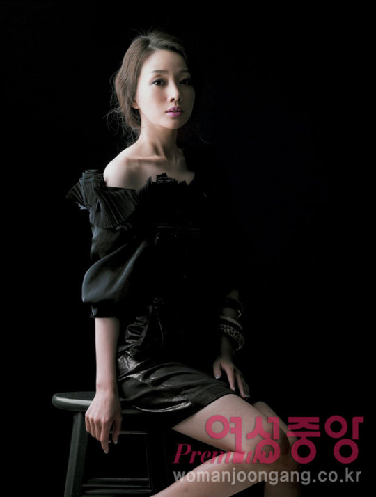 Yoon Son Ha on womanjoongang.co.kr