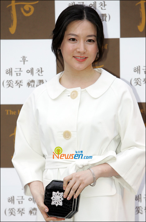 Lee Young Ae - Gallery Colection
