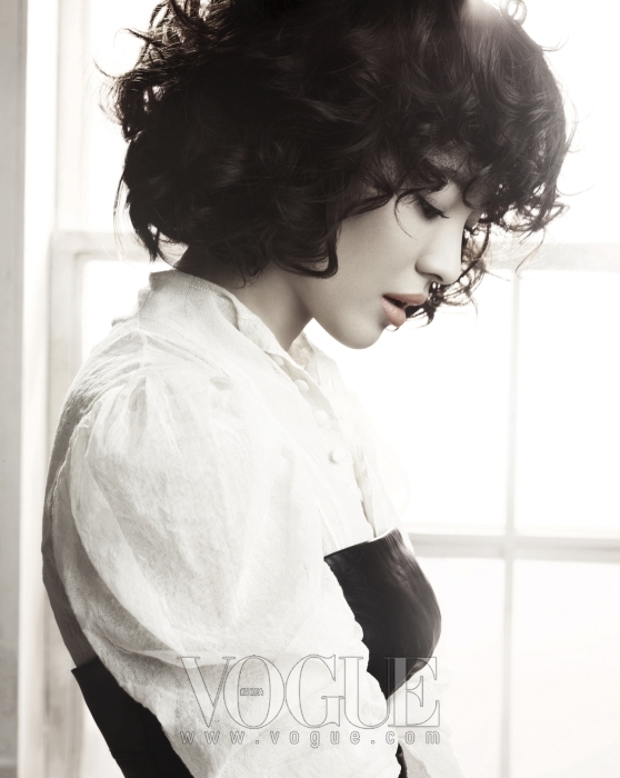 Song Hye Kyo in Vogue (9/09)